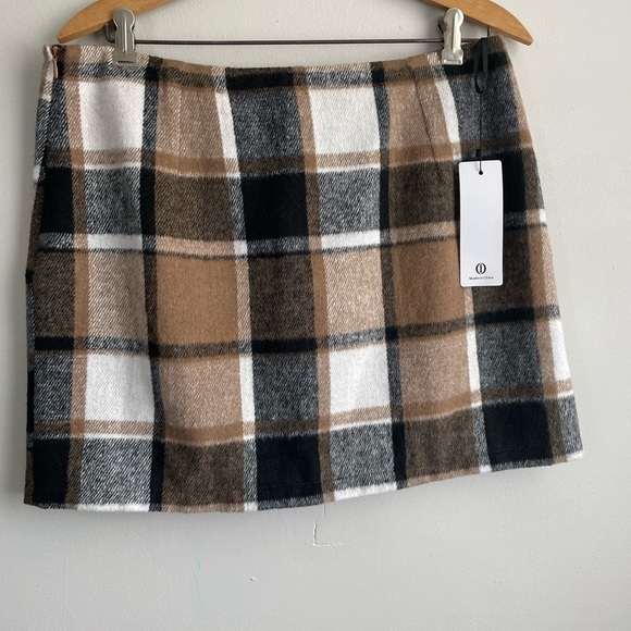 Plaid Print Split Hem Skirt - Picture 3 of 7